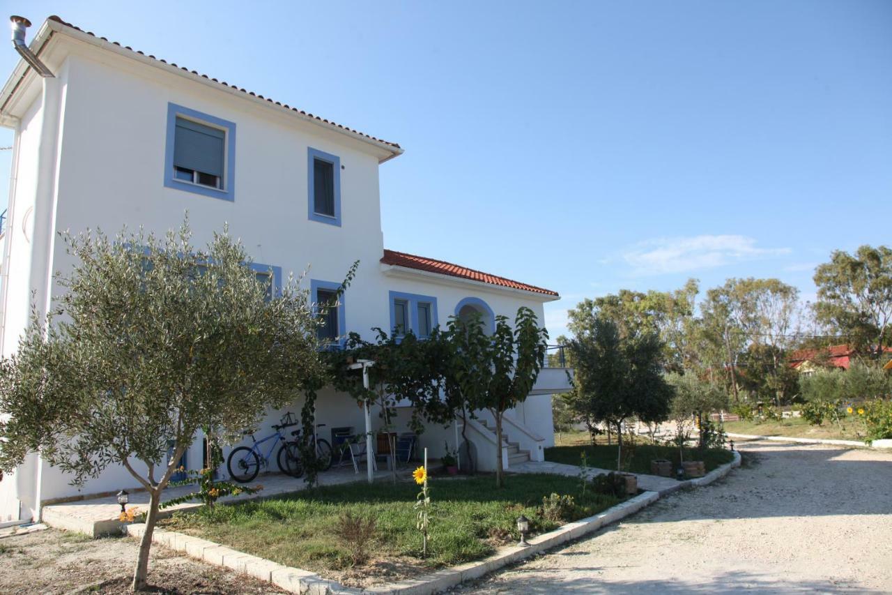 Romanos XI Xi Beach Exterior photo