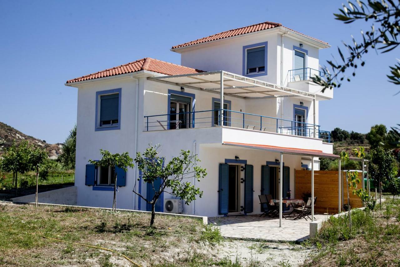 Romanos XI Xi Beach Exterior photo